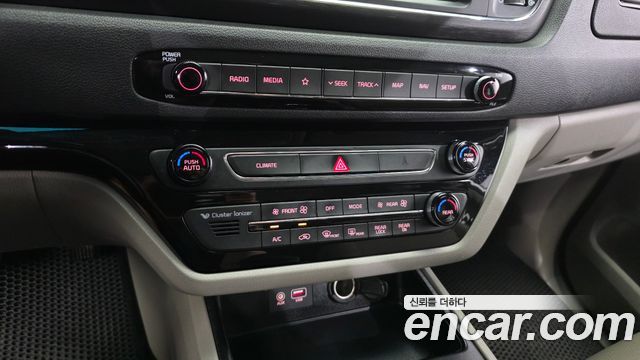 Kia Canival 2019 — photo 22