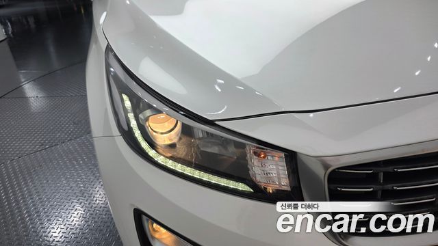 Kia Canival 2019 — photo 8