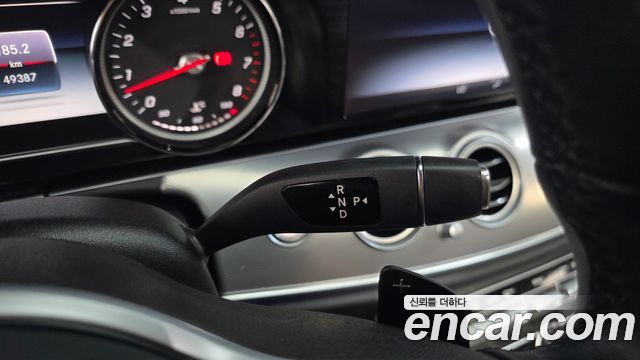 Mercedes-Benz E-Class 2020 — photo 9