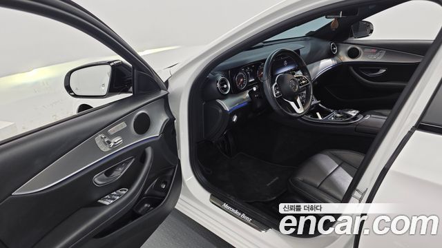 Mercedes-Benz E-Class 2020 — photo 10