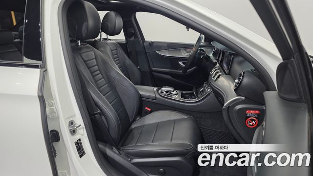 Mercedes-Benz E-Class 2020 — photo 12