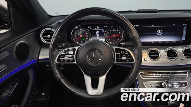 Mercedes-Benz E-Class 2020 — photo 13