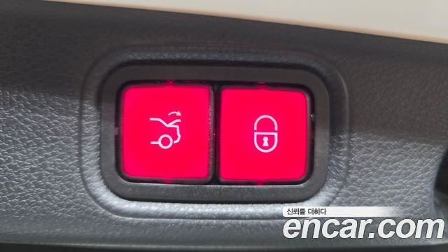 Mercedes-Benz E-Class 2020 — photo 18