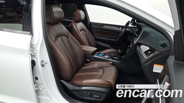 Hyundai Sonata 2019 — photo 17
