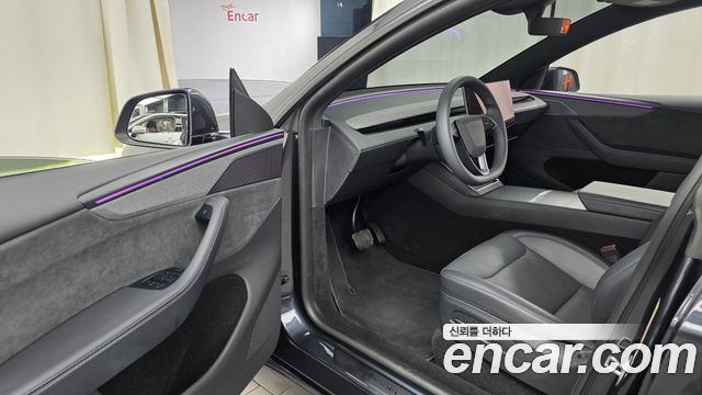 Tesla Model Y 2026 — photo 13