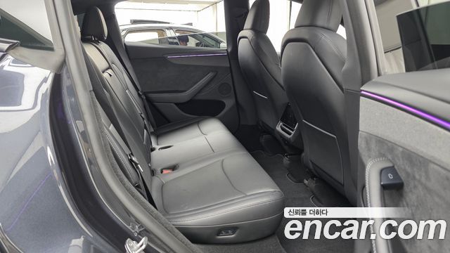 Tesla Model Y 2026 — photo 17