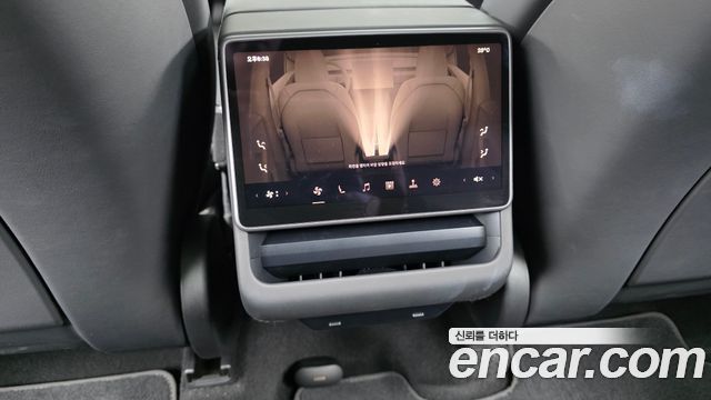 Tesla Model Y 2026 — photo 25