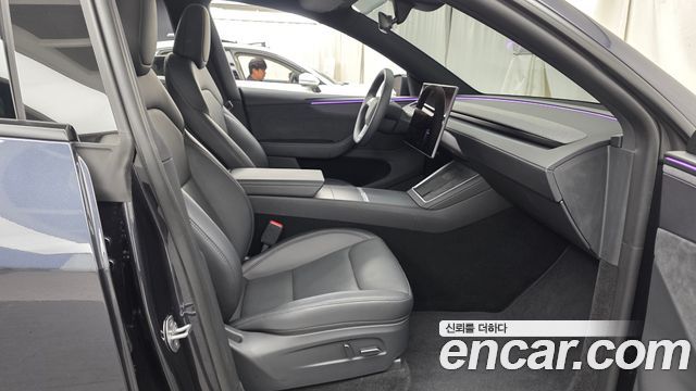 Tesla Model Y 2026 — photo 16