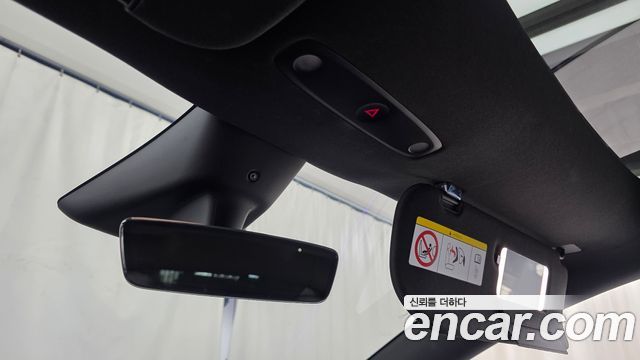 Tesla Model Y 2026 — photo 27