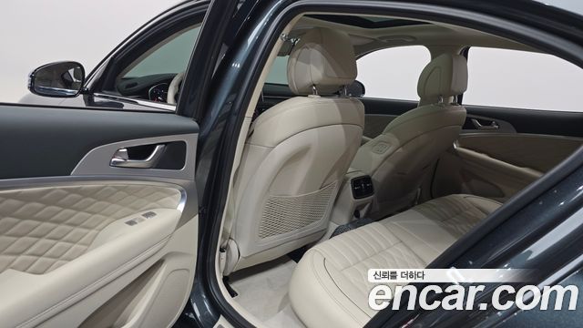 Genesis G70 2019 — photo 17