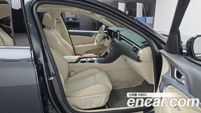 Genesis G70 2019 — photo 16