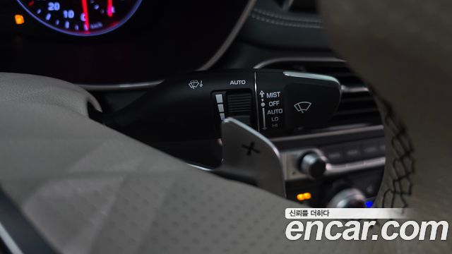 Genesis G70 2019 — photo 28