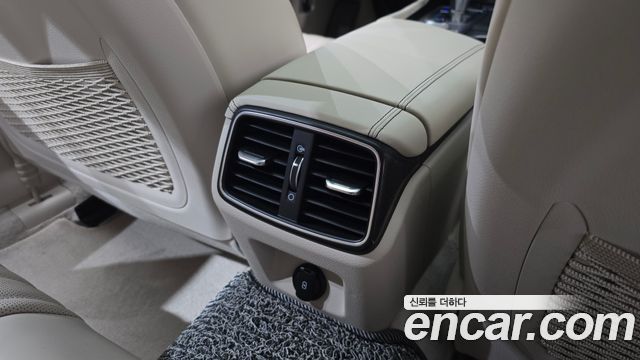 Genesis G70 2019 — photo 32
