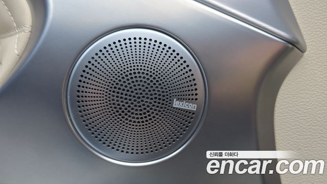 Genesis G70 2019 — photo 33