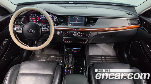 Kia K7 2017 — photo 10