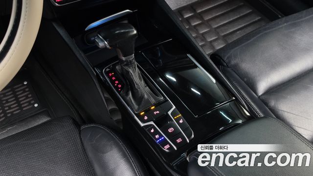 Kia K7 2017 — photo 12