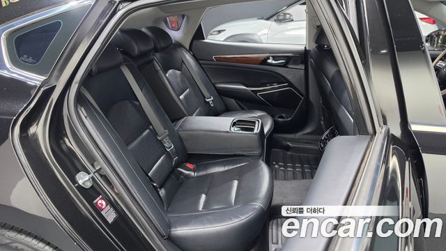Kia K7 2017 — photo 18