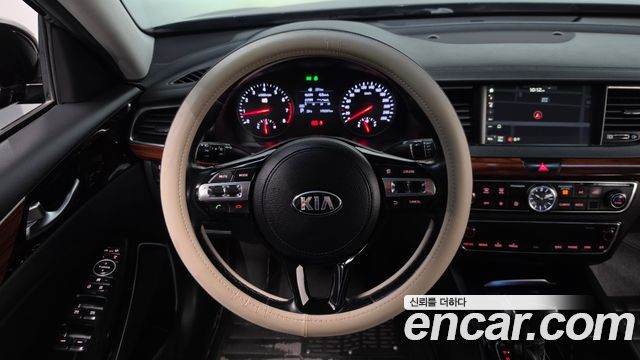 Kia K7 2017 — photo 19