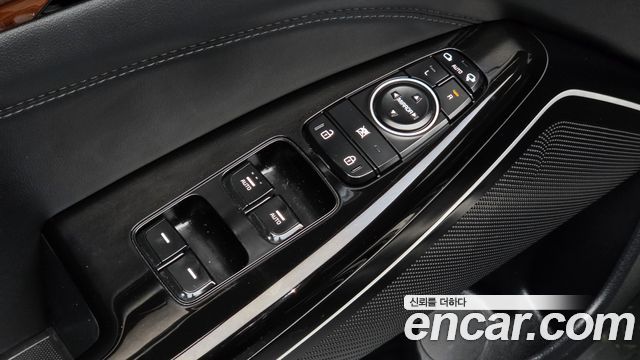 Kia K7 2017 — photo 25