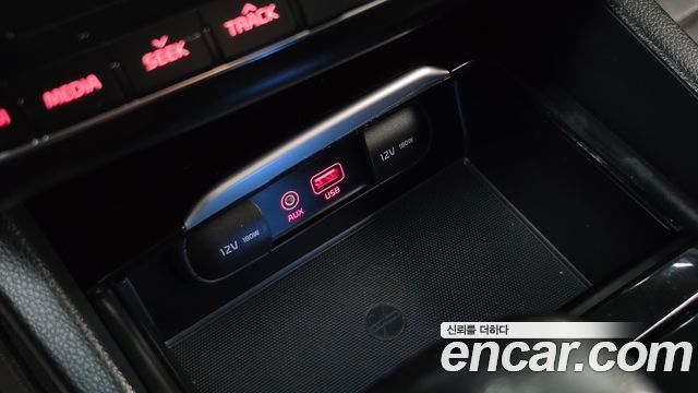 Kia K7 2017 — photo 29