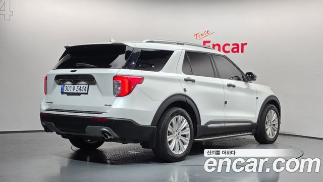 Ford Explorer 2020 — photo 2