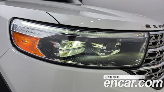 Ford Explorer 2020 — photo 8