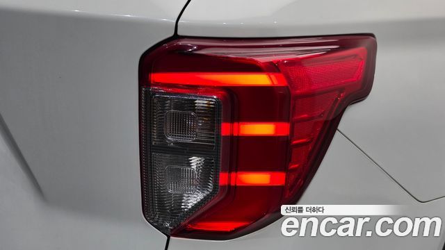 Ford Explorer 2020 — photo 9