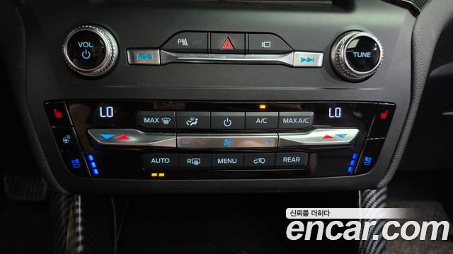 Ford Explorer 2020 — photo 32