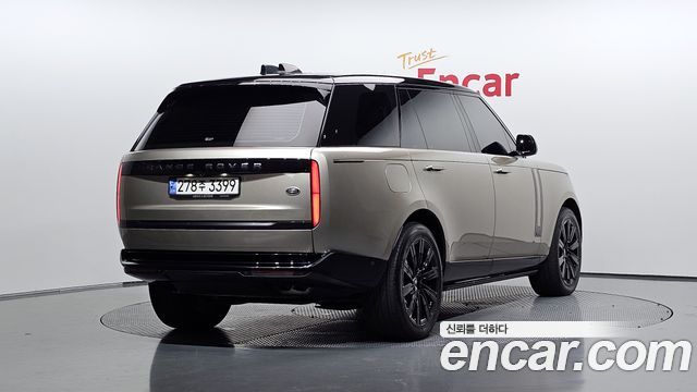 Land Rover Range Rover 2023 — photo 2