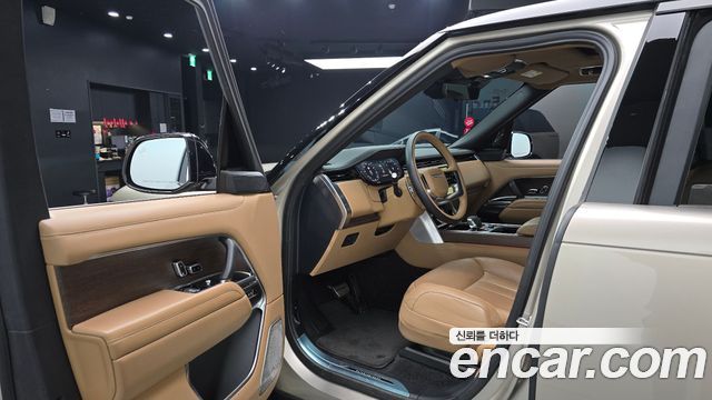 Land Rover Range Rover 2023 — photo 13