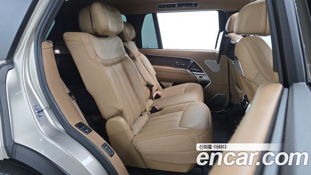 Land Rover Range Rover 2023 — photo 18
