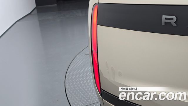 Land Rover Range Rover 2023 — photo 9