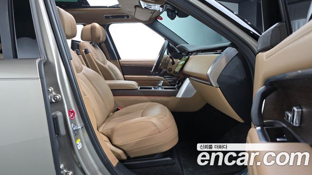 Land Rover Range Rover 2023 — photo 16