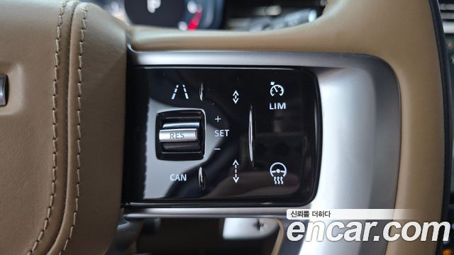 Land Rover Range Rover 2023 — photo 28