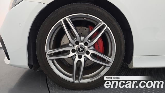 Mercedes-Benz E-Class 2017 — photo 5