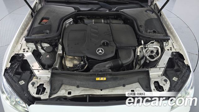 Mercedes-Benz E-Class 2017 — photo 6