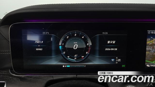 Mercedes-Benz E-Class 2017 — photo 11