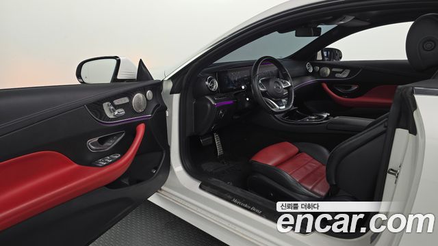 Mercedes-Benz E-Class 2017 — photo 13