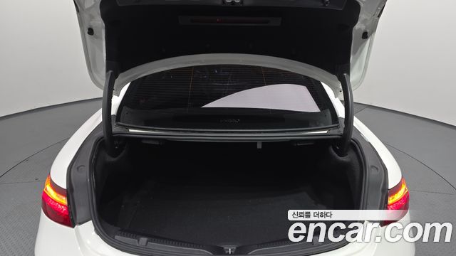 Mercedes-Benz E-Class 2017 — photo 26