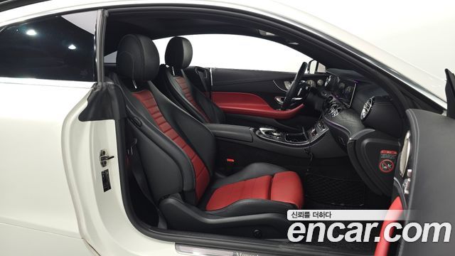 Mercedes-Benz E-Class 2017 — photo 16
