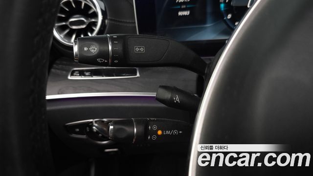 Mercedes-Benz E-Class 2017 — photo 27