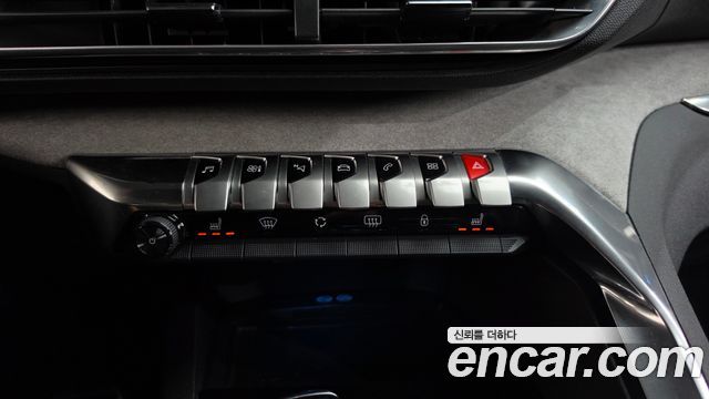 Peugeot 5008 2021 — photo 18