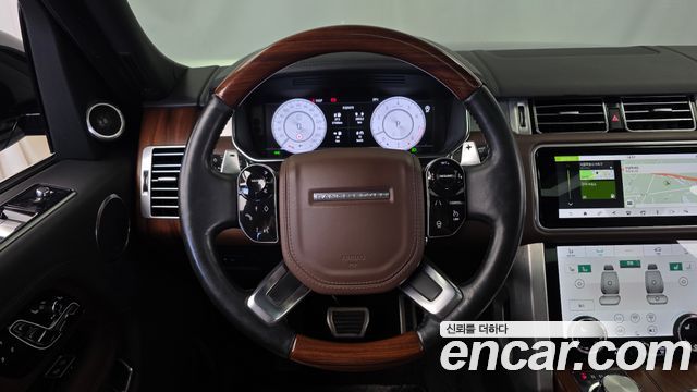 Land Rover Range Rover 2021 — photo 19