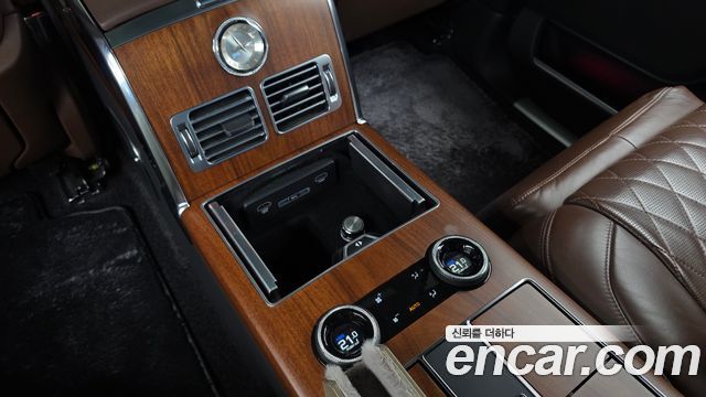 Land Rover Range Rover 2021 — photo 25
