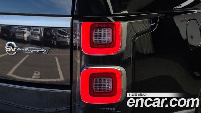 Land Rover Range Rover 2021 — photo 9