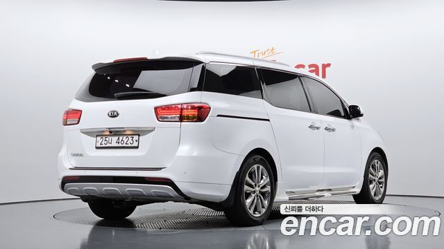 Kia Canival 2018 — photo 2