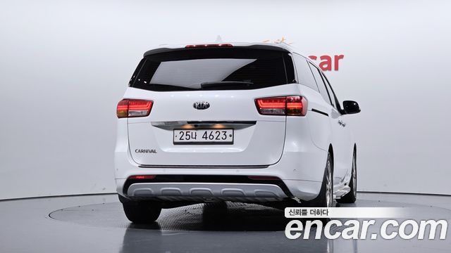 Kia Canival 2018 — photo 4