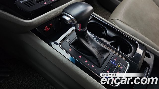 Kia Canival 2018 — photo 12