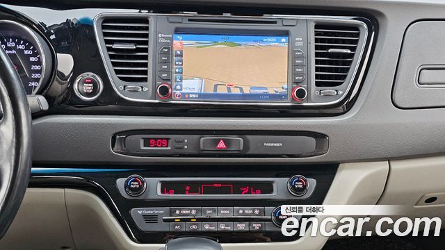 Kia Canival 2018 — photo 20