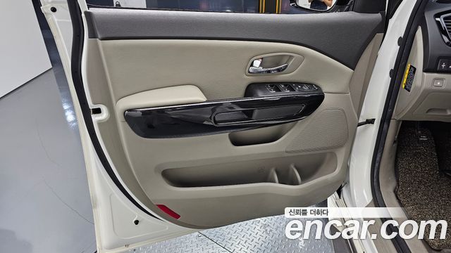Kia Canival 2018 — photo 15